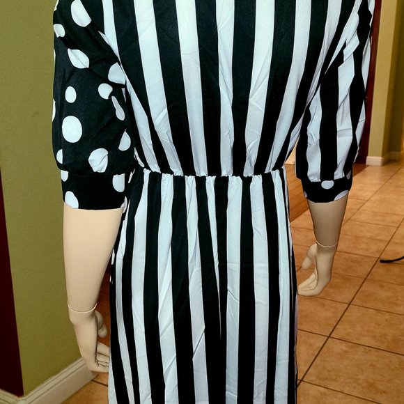 Women's Polk a Dot and Stripe Dress Size Small Maxi Dress - Picture 6 of 10